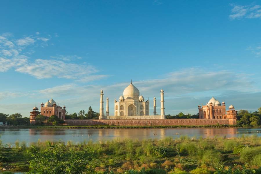 Taj Mahal tour by Luxury Car from Delhi