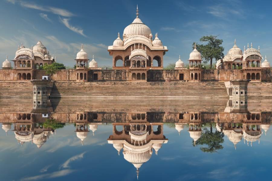 Sunrise Taj Mahal and Mathura Day Tour